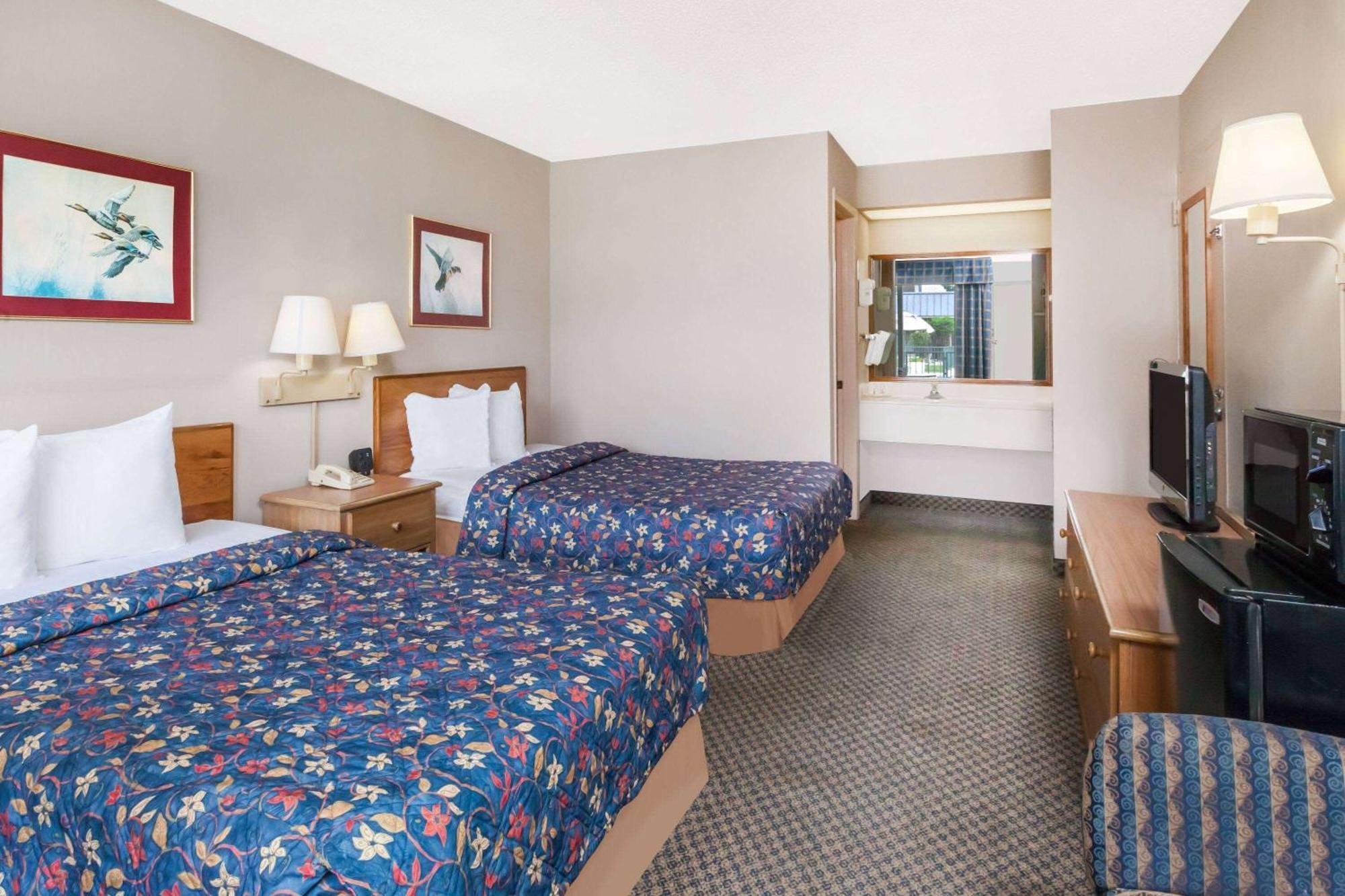 Days Inn By Wyndham Seguin Tx Exterior foto